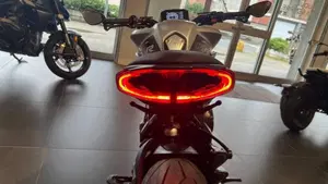MV Agusta Dragster 800 RC SCS (2021 - 22)  (3)