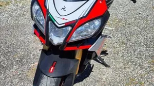 Aprilia Tuono V4 Factory (2015 - 17)  (6)