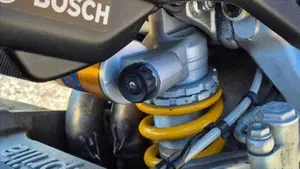 Aprilia Tuono V4 Factory (2015 - 17)  (12)