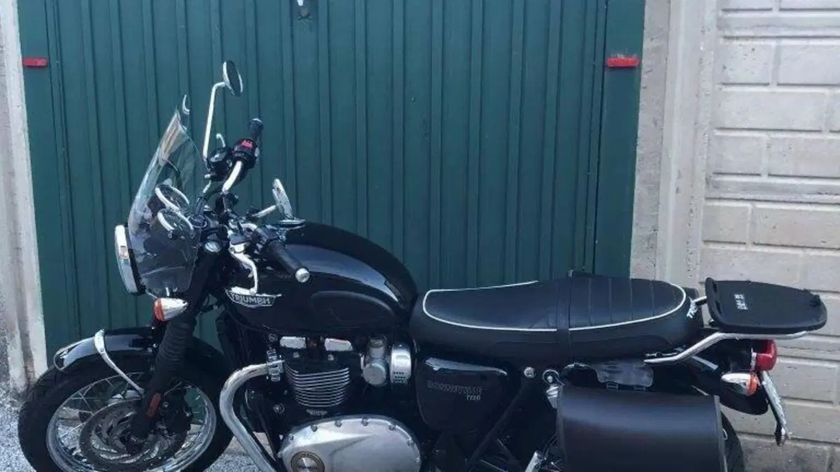 Triumph Bonneville T120 (2016 - 20)  (5)