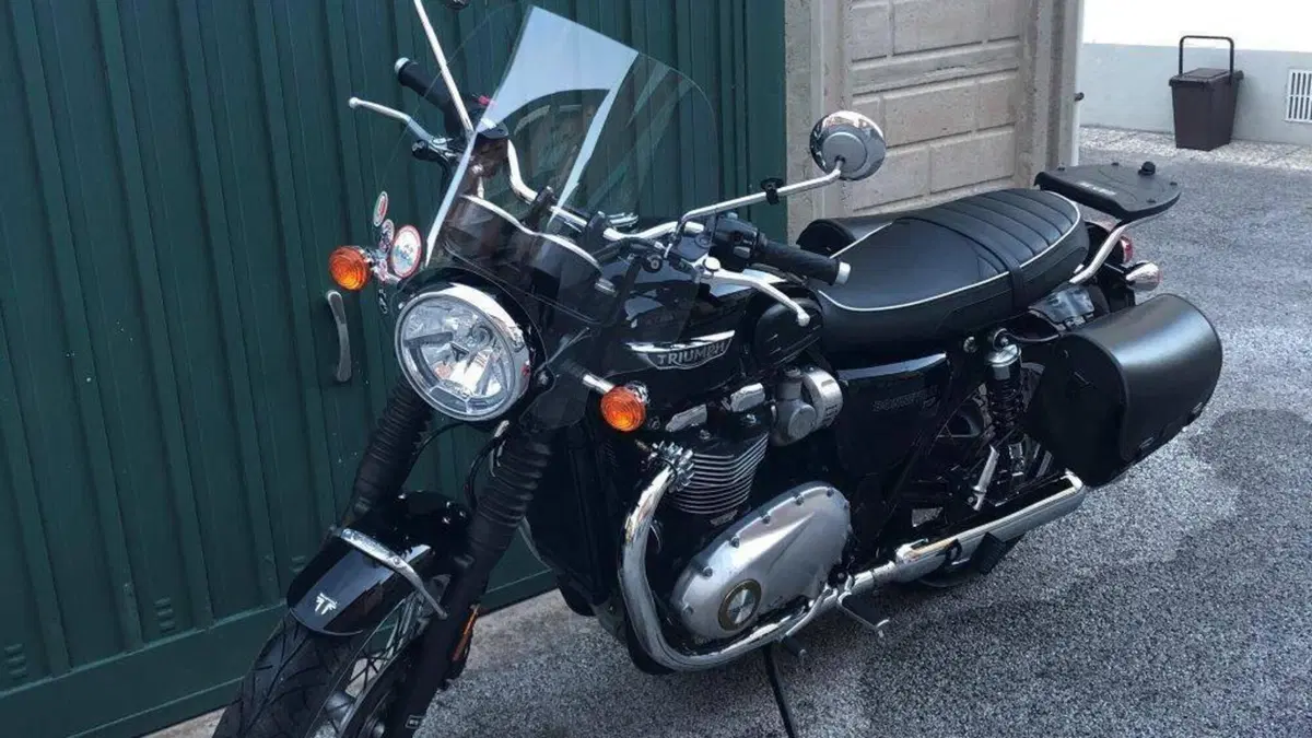 Triumph Bonneville T120 (2016 - 20)  (6)