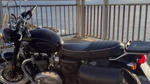 Triumph Bonneville T120 (2016 - 20)  (7)