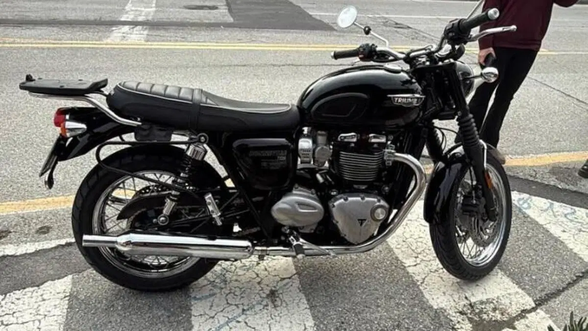 Triumph Bonneville T120 (2016 - 20)  (12)