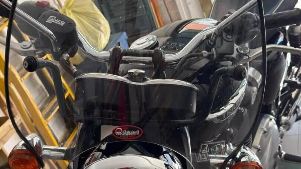 Triumph Bonneville T120 (2016 - 20)  (8)