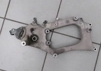 BRACCIO OSCILLANTE POSTERIORE PIAGGIO MP3 350 SPOR - Annuncio 9983874