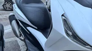 Piaggio Beverly 300 S ABS-ASR (2021 - 25)  (2)