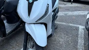 Piaggio Beverly 300 S ABS-ASR (2021 - 25)  (3)