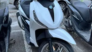 Piaggio Beverly 300 S ABS-ASR (2021 - 25)  (5)