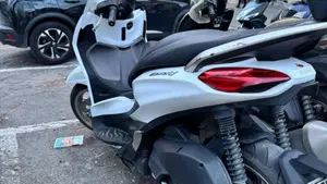Piaggio Beverly 300 S ABS-ASR (2021 - 25)  (7)