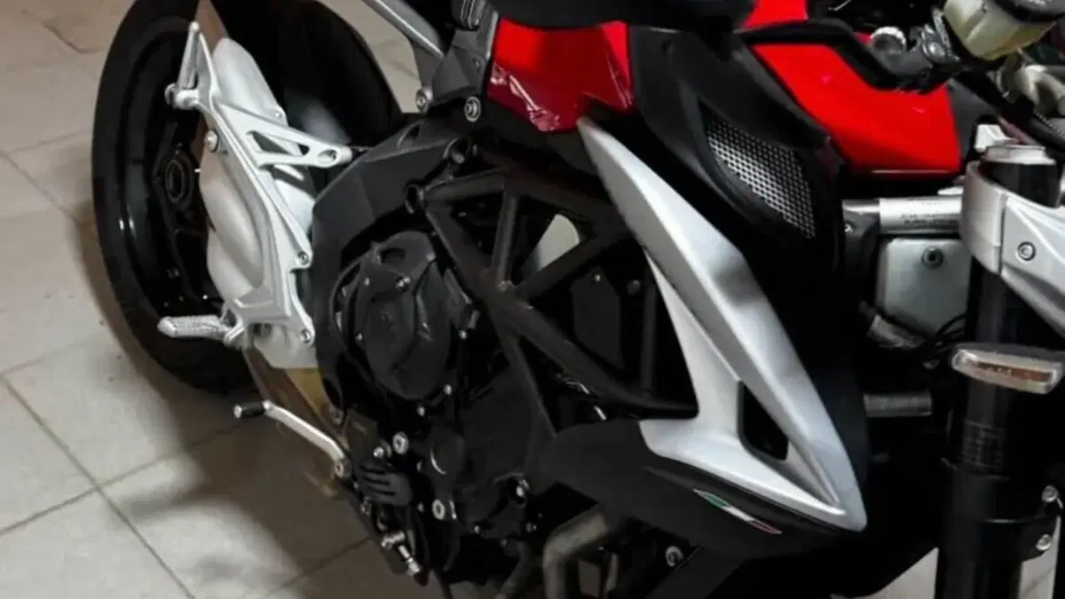 MV Agusta Brutale 800 EAS ABS (2016 - 19)  (4)