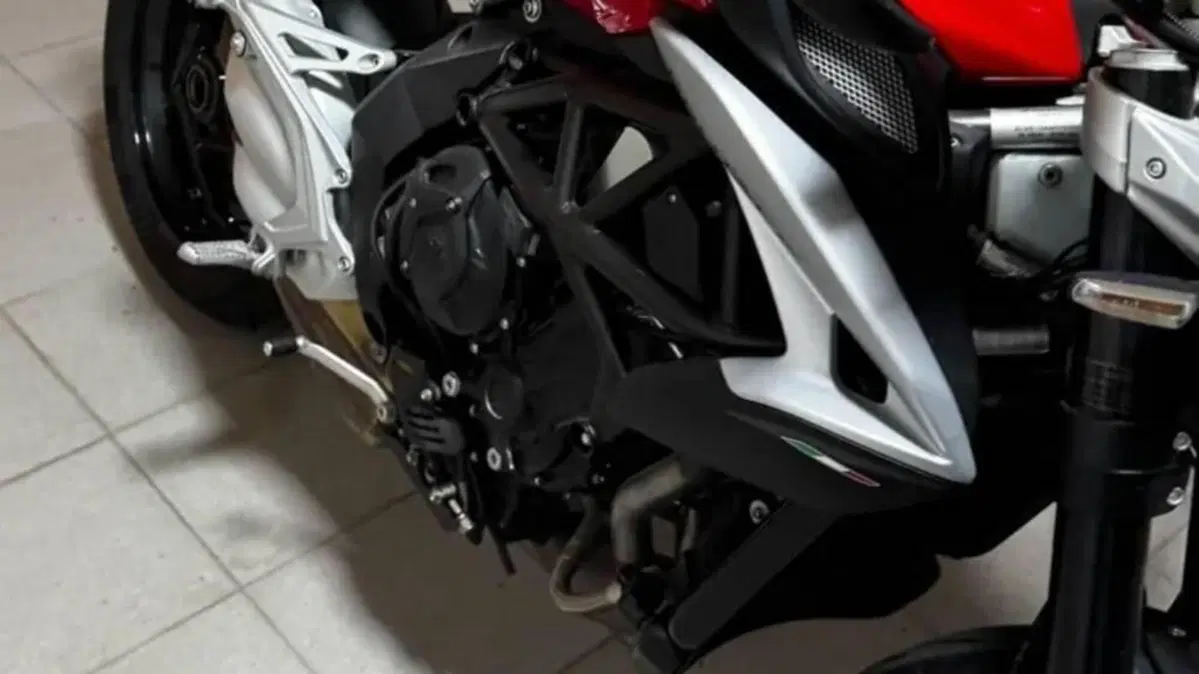 MV Agusta Brutale 800 EAS ABS (2016 - 19)  (5)