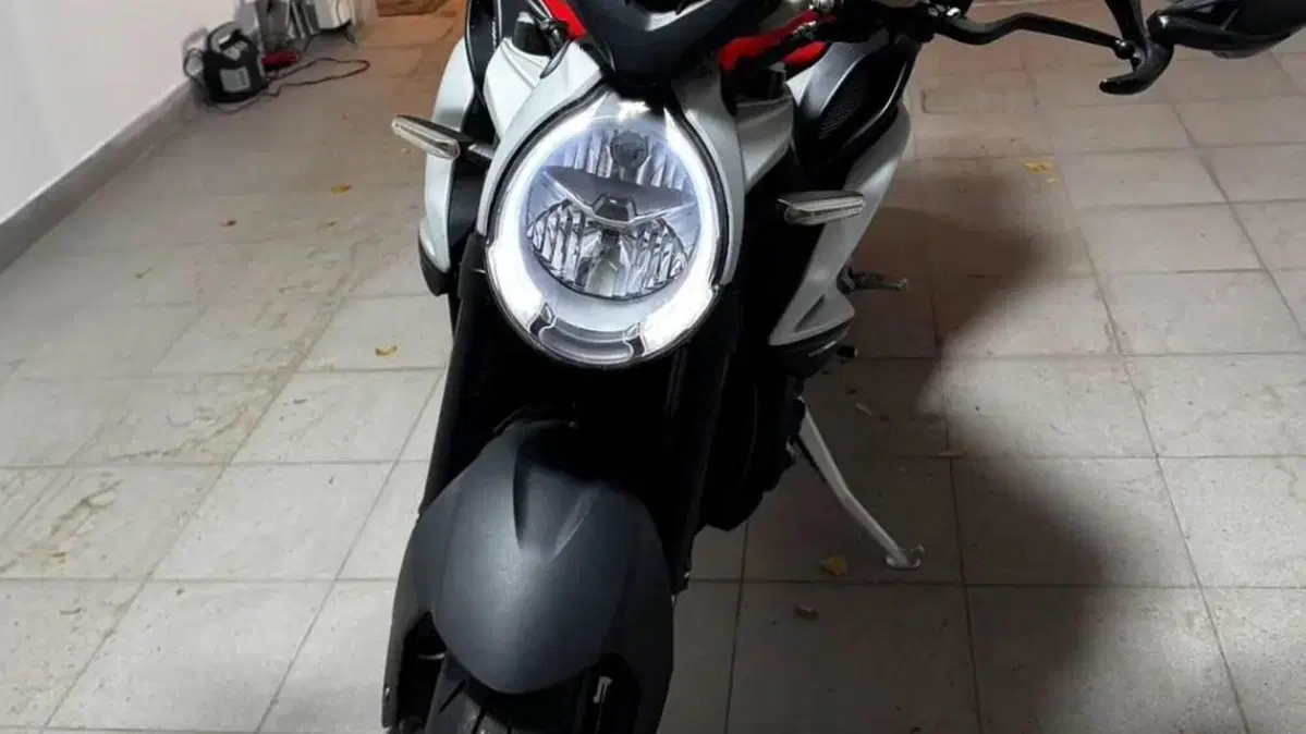 MV Agusta Brutale 800 EAS ABS (2016 - 19)  (10)