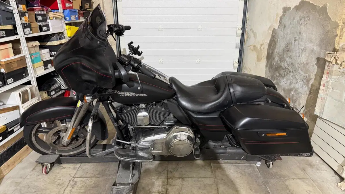 Harley-Davidson 1690 Street Glide Special (2014 - 16) - FLHX  (2)