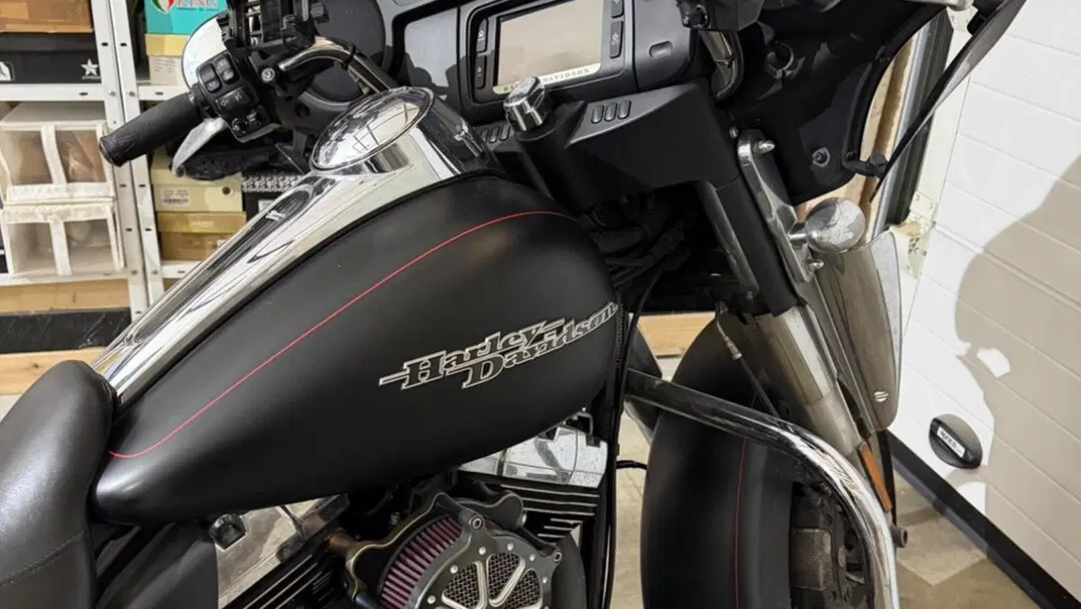 Harley-Davidson 1690 Street Glide Special (2014 - 16) - FLHX  (5)