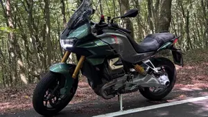 Moto Guzzi V100 Mandello S (2022 - 24)  (5)
