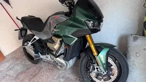 Moto Guzzi V100 Mandello S (2022 - 24)  (12)