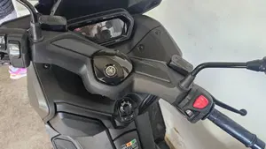 Yamaha X-Max 300 (2021 - 24)  (5)