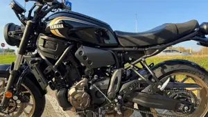 Yamaha XSR 700 (2022 - 26)  (4)