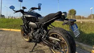 Yamaha XSR 700 (2022 - 26)  (8)