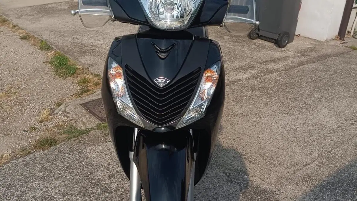 Honda SH 150i (2009 - 12)  (2)