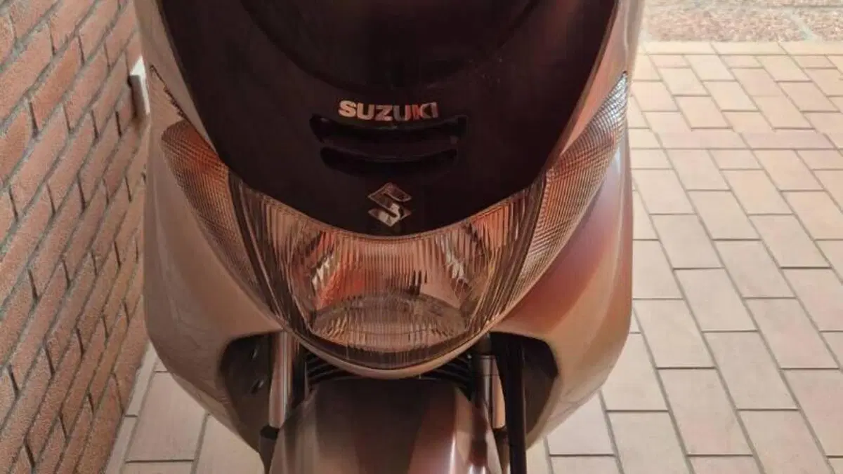 Suzuki Burgman AN 250 (1998 - 01)  (2)