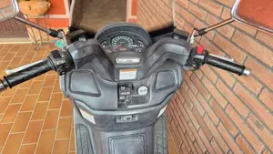 Suzuki Burgman AN 250 (1998 - 01)  (4)