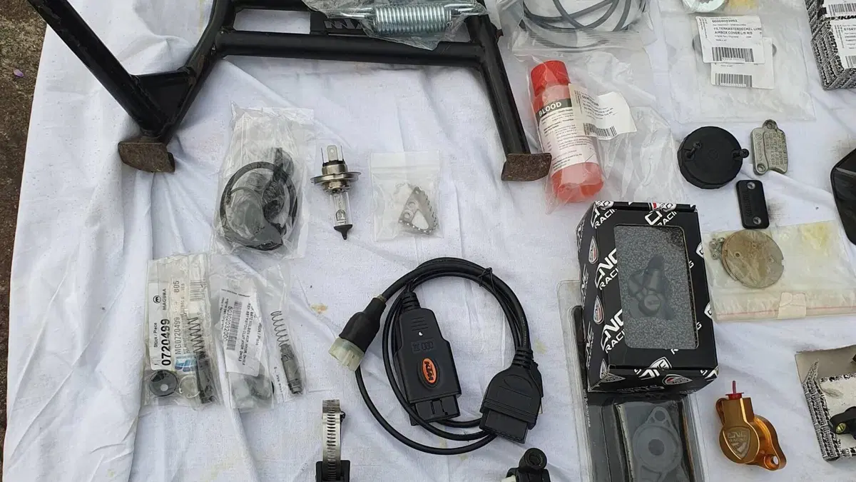 KTM 990 Supermoto T ABS (2011 - 13)  (8)