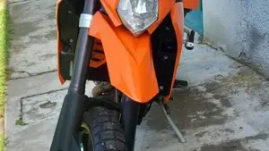 KTM 950 Supermoto (2006 - 08)  (5)