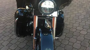 Harley-Davidson 1800 Street Glide (2010 - 11) - FLHXSE  (2)