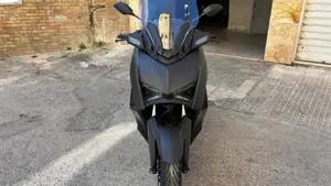 Yamaha X-Max 300 Tech Max (2025 - 26)  (3)