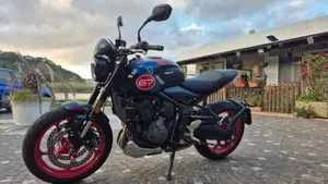 Triumph Trident 660 Triple Tribute Edition (2025 - 26)  (4)