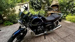 Moto Guzzi V7 Special (2021 - 24)  (4)