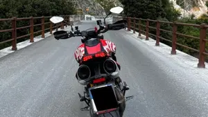 Ducati Hypermotard 950 RVE (2022 - 25)  (3)