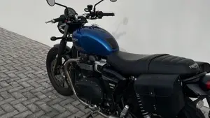 Triumph Street Twin 900 (2021 - 22)  (3)