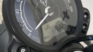 Triumph Street Twin 900 (2021 - 22)  (8)