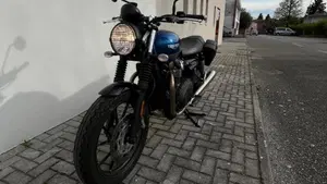 Triumph Street Twin 900 (2021 - 22)  (9)
