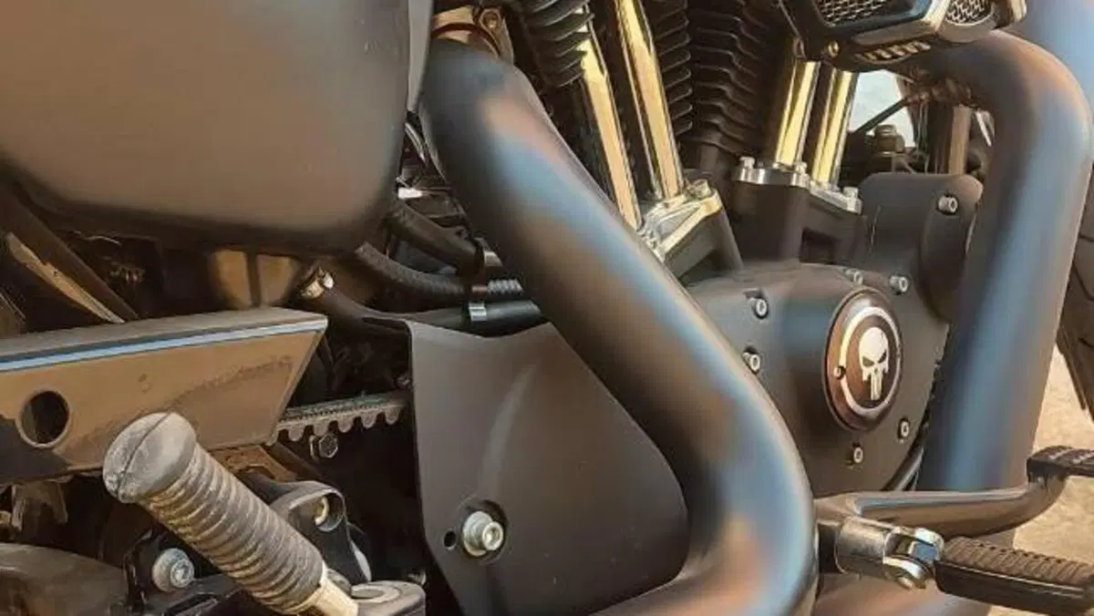 Harley-Davidson 883 Iron (2014 - 16) - XL 883N  (4)