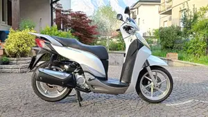 Honda SH 300 i ABS (2016 - 20)  (3)