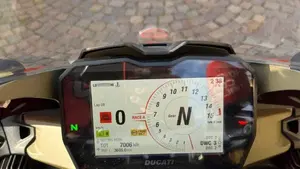 Ducati Panigale V4 S 1100 (2021)  (3)
