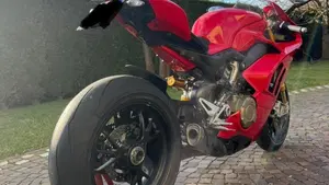 Ducati Panigale V4 S 1100 (2021)  (4)