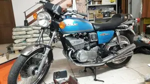 Suzuki   (8)