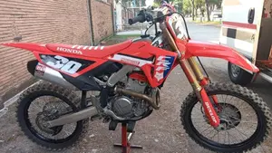Honda CRF 250R (2023)  (3)