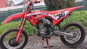 Honda CRF 250R (2023)  (6)