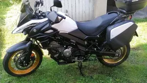Suzuki V-Strom 650XT (2021 - 25)  (2)