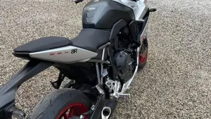 Suzuki GSX-8R (2024 - 26)  (2)