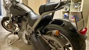 Harley-Davidson 1584 Rocker (2008 - 09) - FXCW  (4)