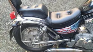 Suzuki VS 800 GL Intruder (1994 - 98)  (7)