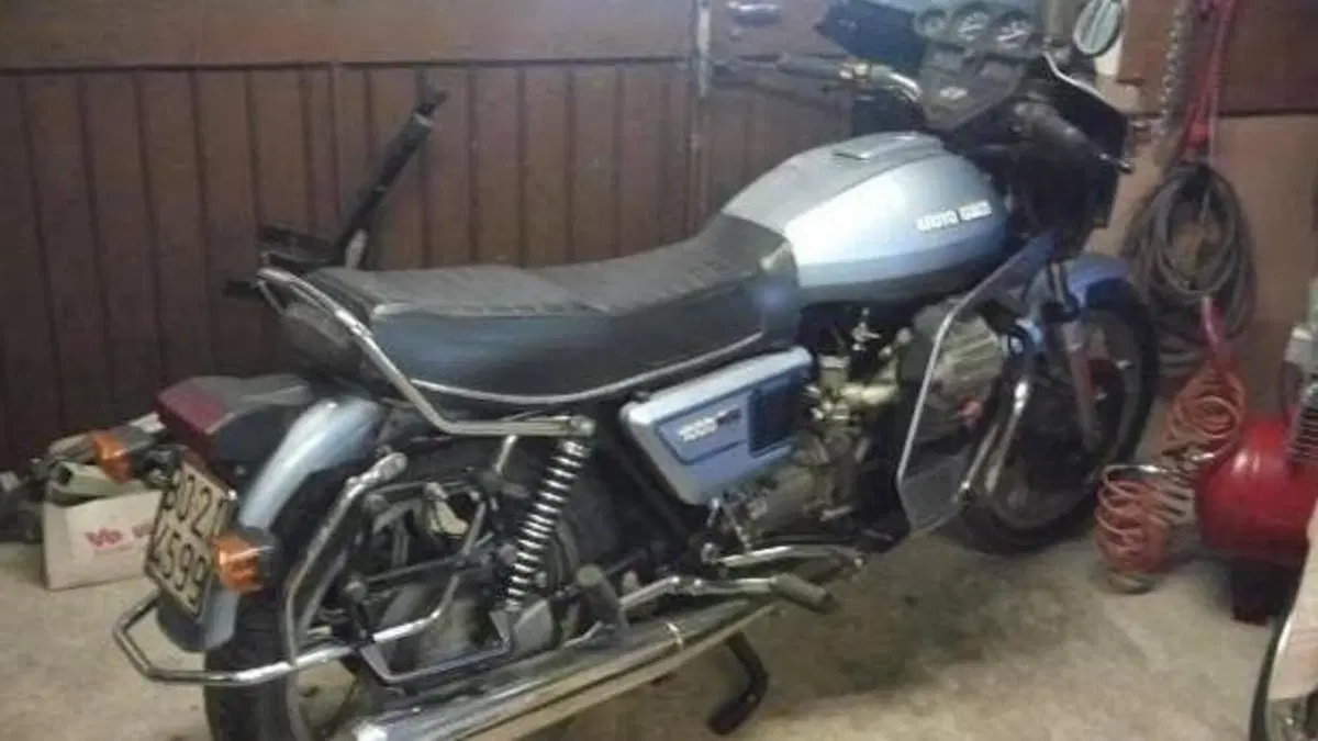 Moto Guzzi   (2)