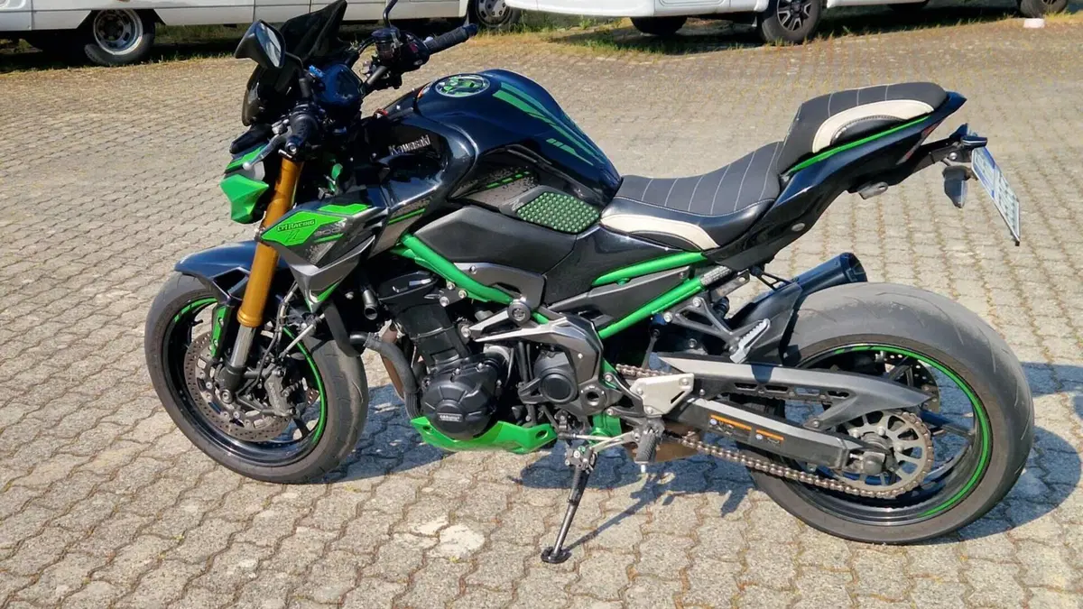 Kawasaki Z 900 SE (2022 - 24)  (8)