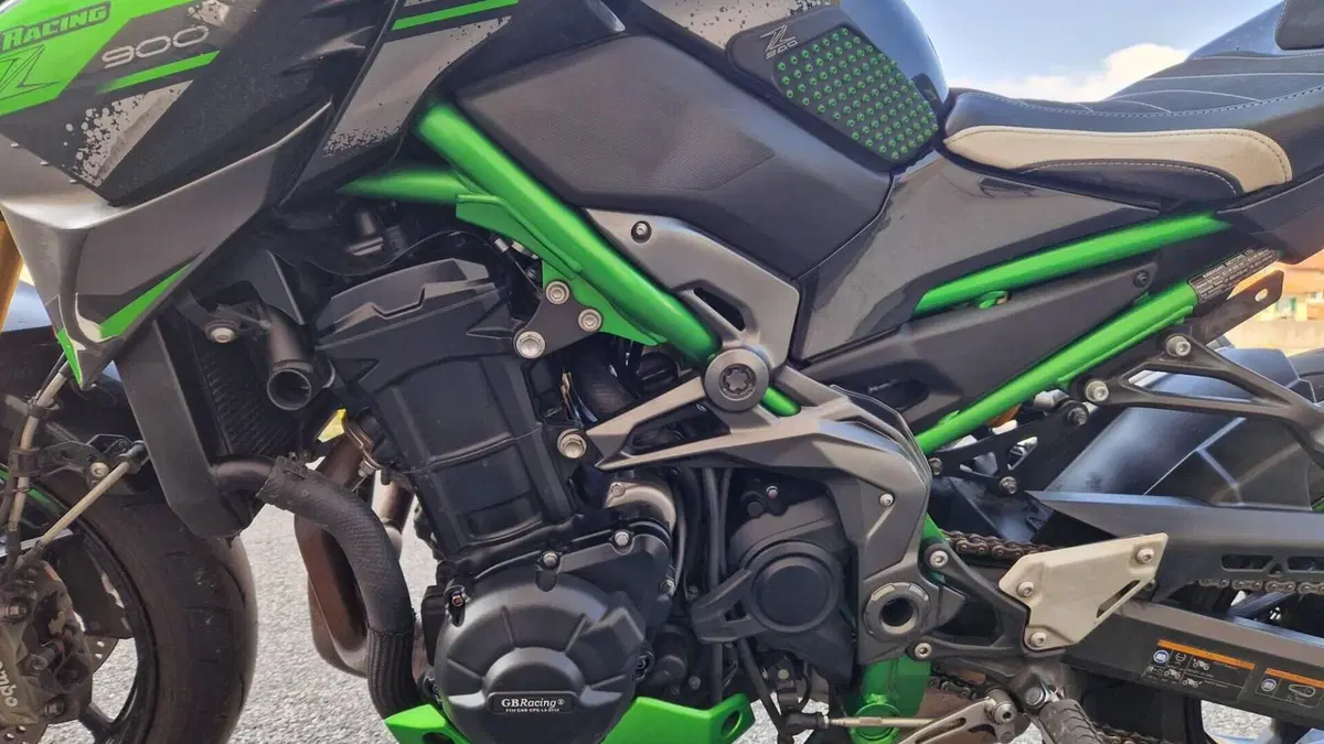 Kawasaki Z 900 SE (2022 - 24)  (12)
